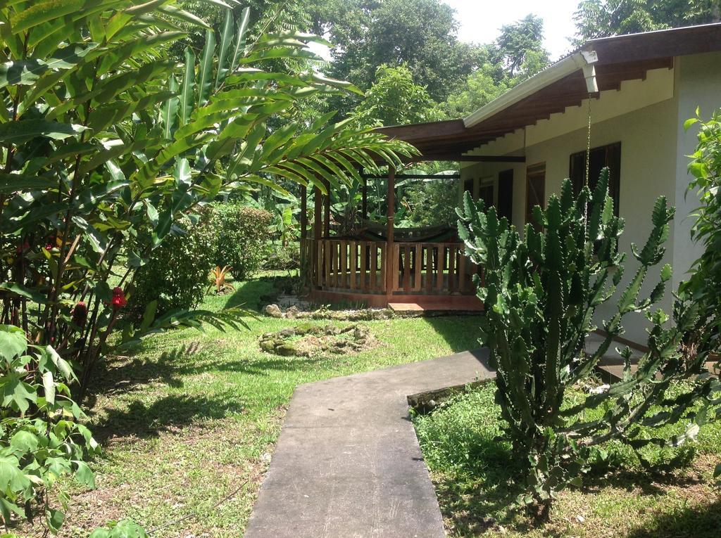 Cabinas Caribe Luna Кахуита Екстериор снимка