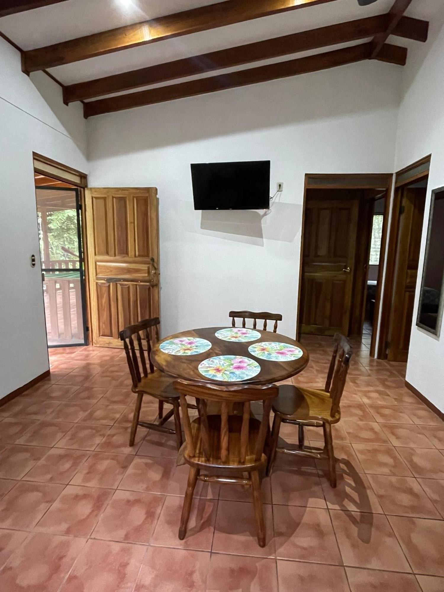 Cabinas Caribe Luna Кахуита Екстериор снимка