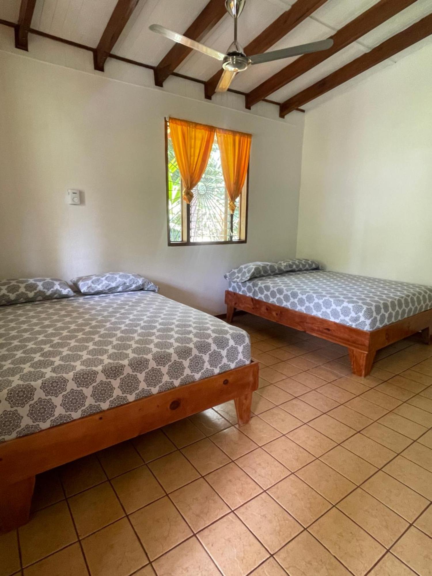 Cabinas Caribe Luna Кахуита Екстериор снимка