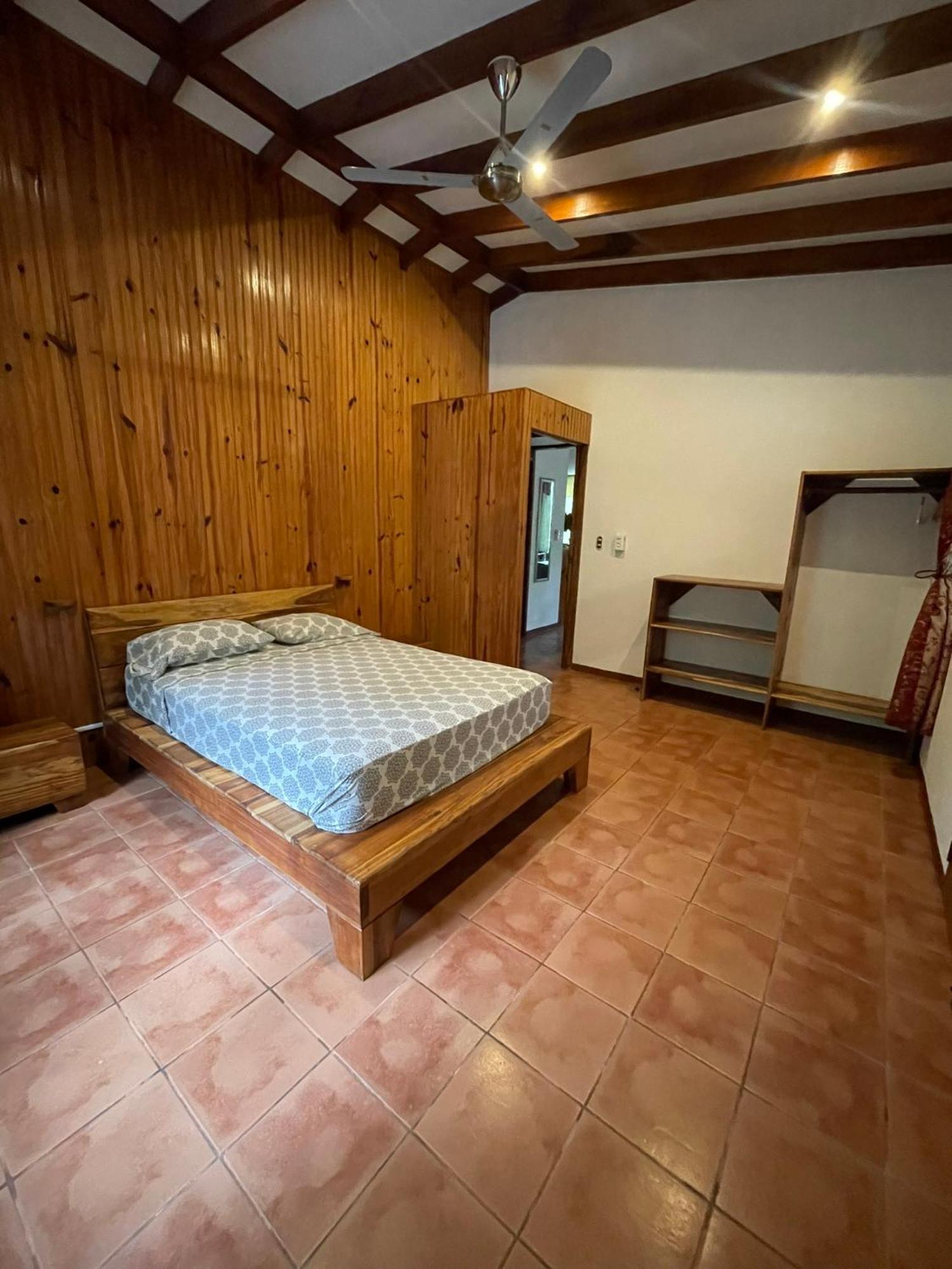 Cabinas Caribe Luna Кахуита Екстериор снимка