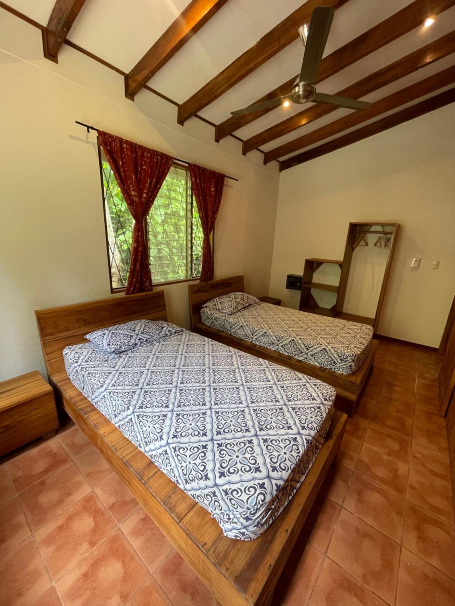 Cabinas Caribe Luna Кахуита Екстериор снимка