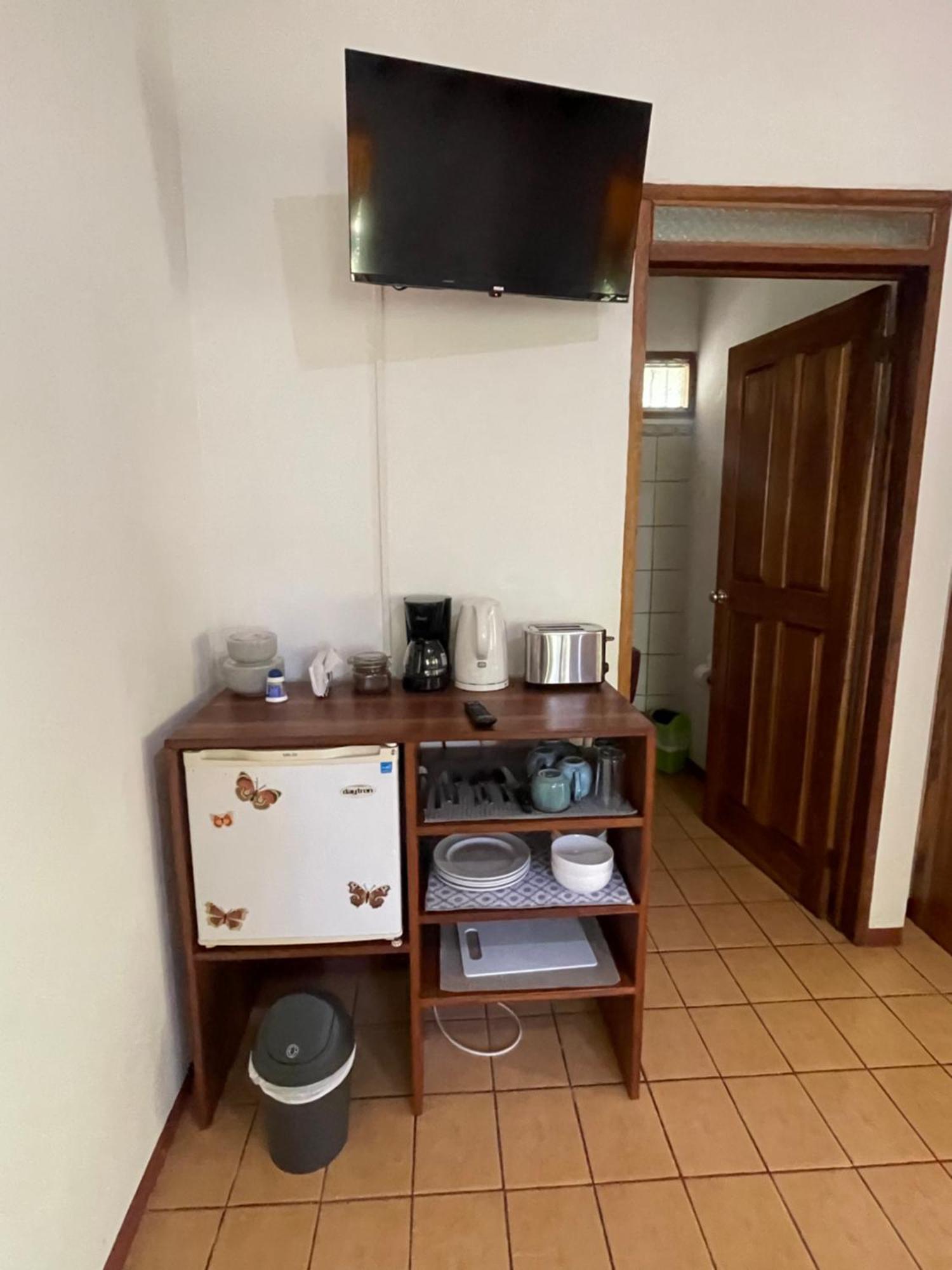 Cabinas Caribe Luna Кахуита Екстериор снимка