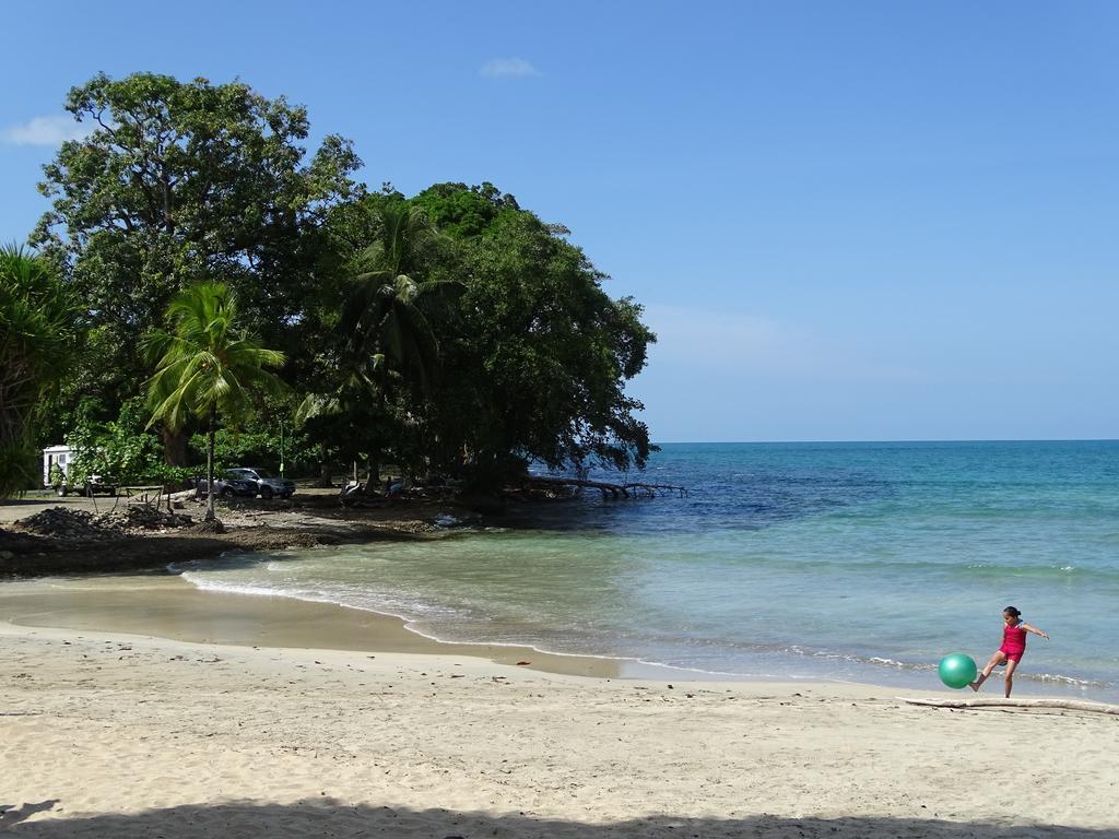 Cabinas Caribe Luna Кахуита Екстериор снимка