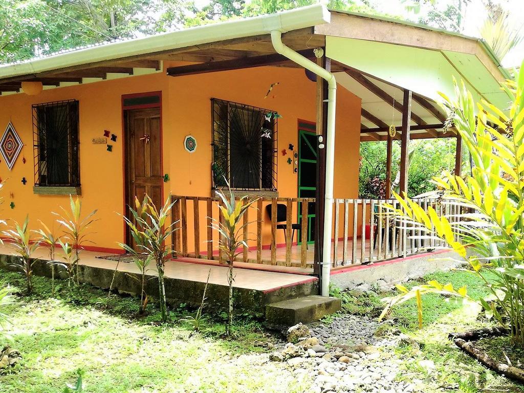 Cabinas Caribe Luna Кахуита Екстериор снимка